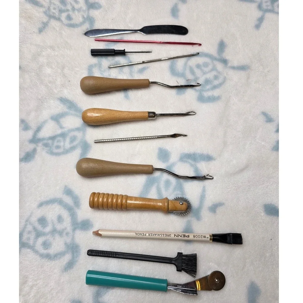 Vintage Sewing Tool Lot Penn Dressmaker Pencil Tracing Wheel Latch‎ Hooks 12pc